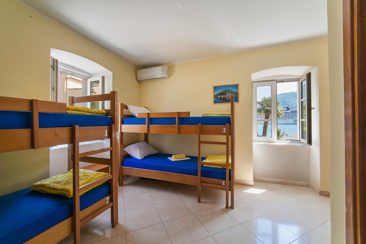 Montenegro Hostel 4U Котор Экстерьер фото