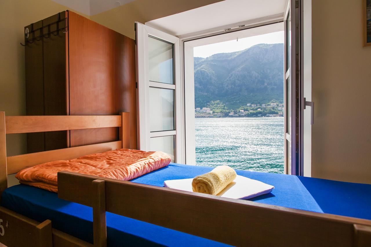 Montenegro Hostel 4U Котор Экстерьер фото